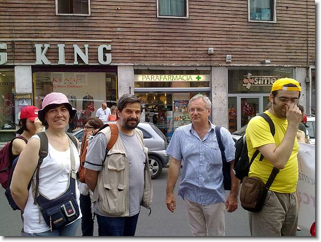 Clicca per scorrere le foto originali ingrandite